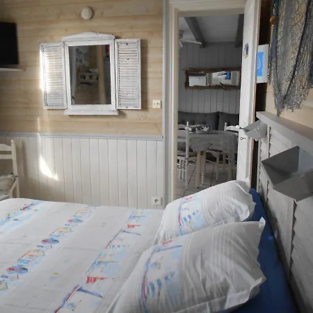 Ile De Re, Pied A Terre Avec Velos, Wifi, Cuisine, Linge, Parking Gratuit * Saint-Martin-de-Ré