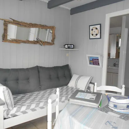 Prázdninový dům Ile De Re, Pied A Terre Avec Velos, Wifi, Cuisine, Linge, Parking Gratuit *