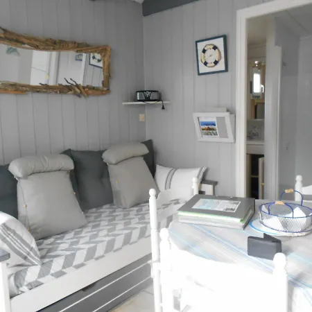 Prázdninový dům Ile De Re, Pied A Terre Avec Velos, Wifi, Cuisine, Linge, Parking Gratuit *
