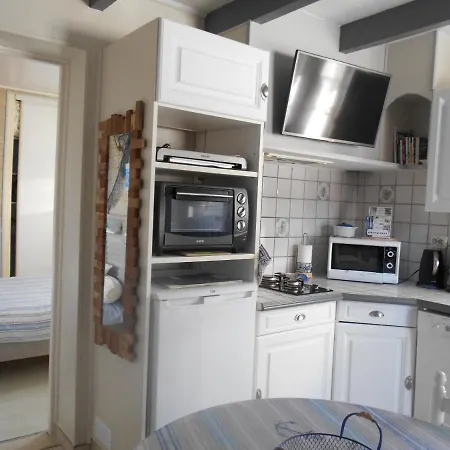 Ile De Re, Pied A Terre Avec Velos, Wifi, Cuisine, Linge, Parking Gratuit Saint-Martin-de-Ré