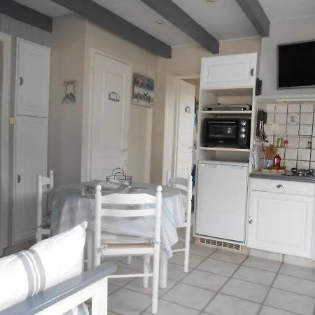 Prázdninový dům Ile De Re, Pied A Terre Avec Velos, Wifi, Cuisine, Linge, Parking Gratuit