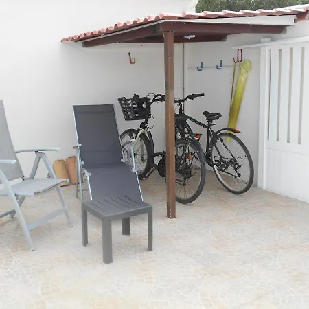 Prázdninový dům Ile De Re, Pied A Terre Avec Velos, Wifi, Cuisine, Linge, Parking Gratuit *