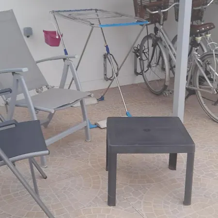 Ile De Re, Pied A Terre Avec Velos, Wifi, Cuisine, Linge, Parking Gratuit